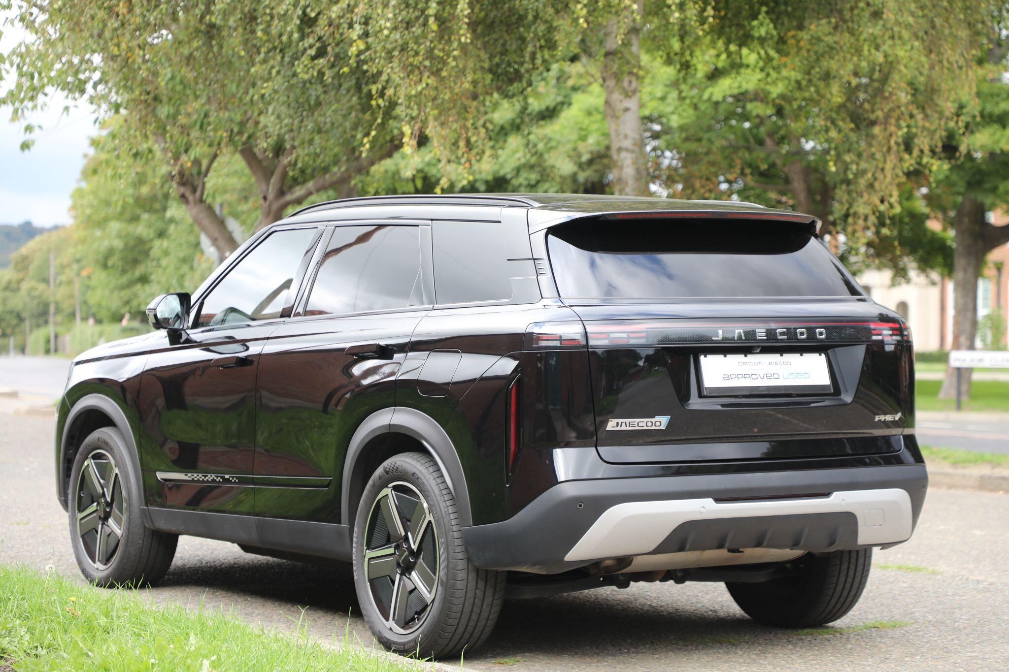 Large vehicle image